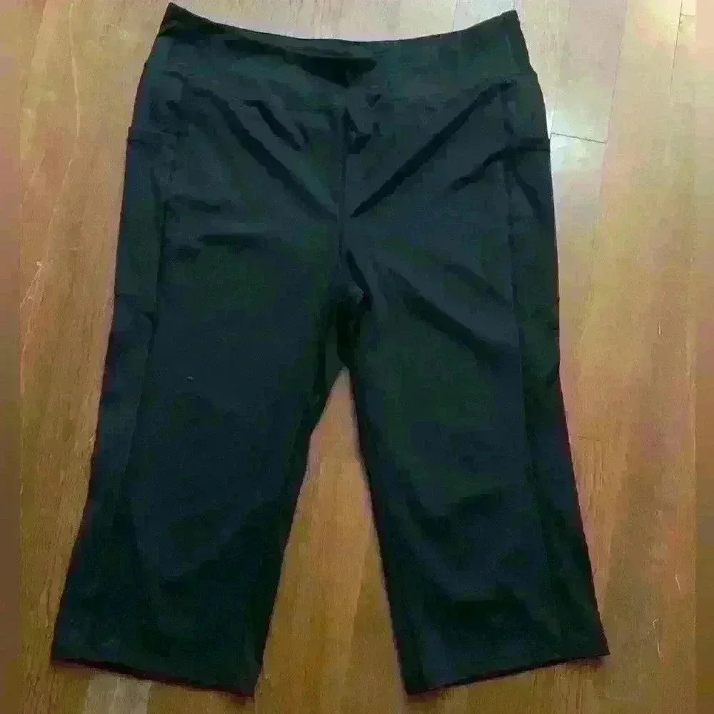 WILLIT Capri Yoga Pants~Black